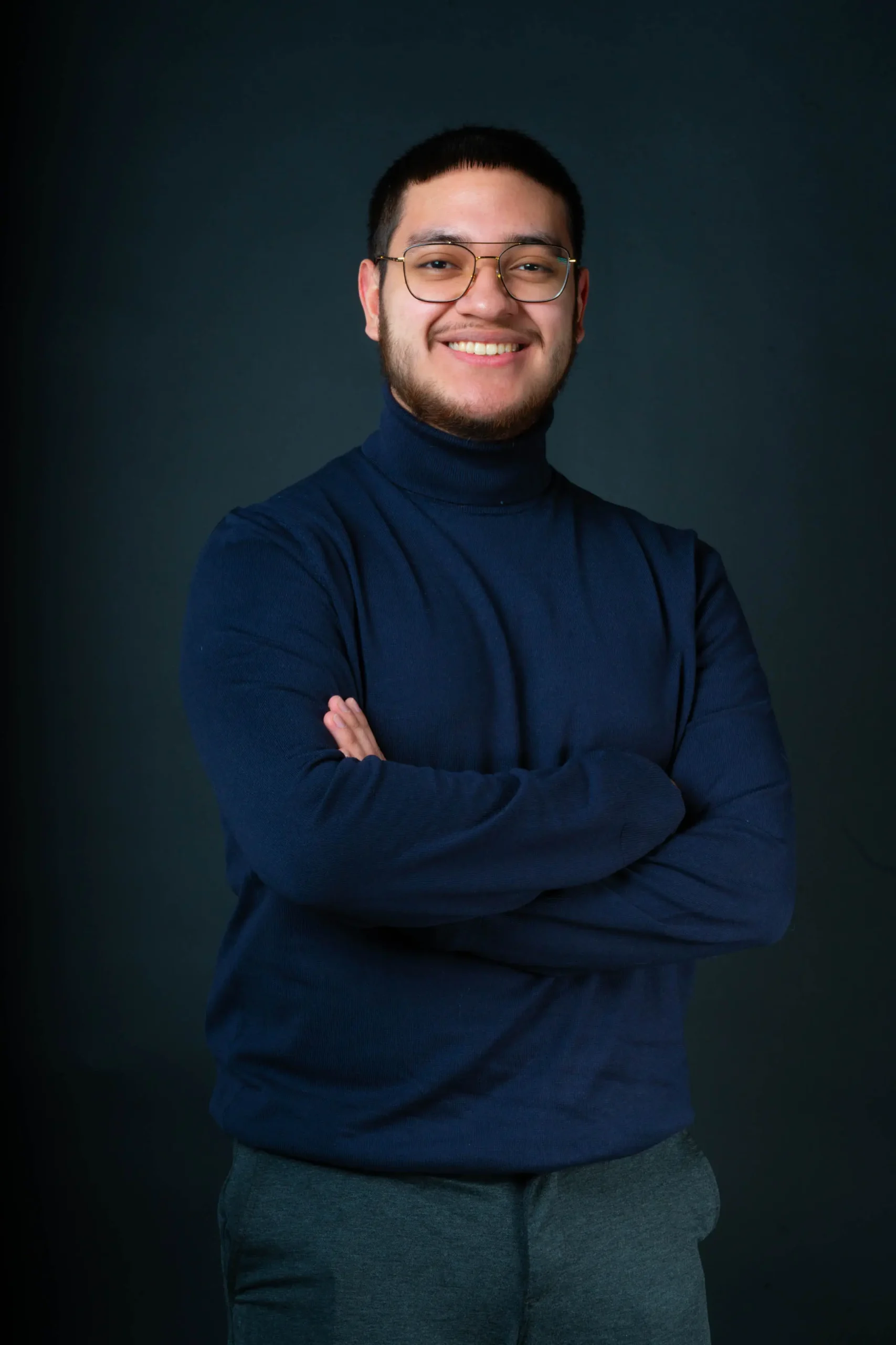 Photographie de portrait d'un homme en techniques de comptabilité et gestion